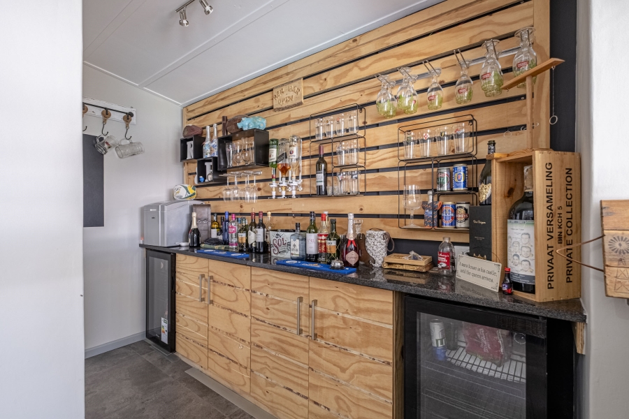 4 Bedroom Property for Sale in Summerstrand Eastern Cape